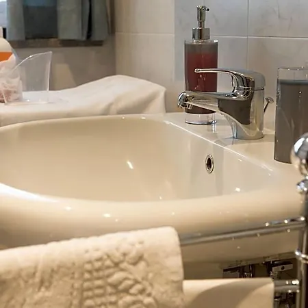Bed & Breakfast Le Joli Rosier Nus